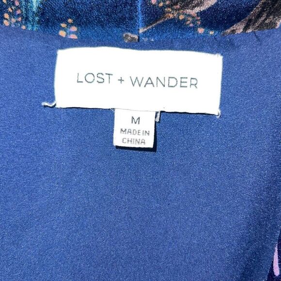 Lost +‎ Wander Navy Floral Faux Wrap Dress Size Medium NWT - Picture 7 of 11